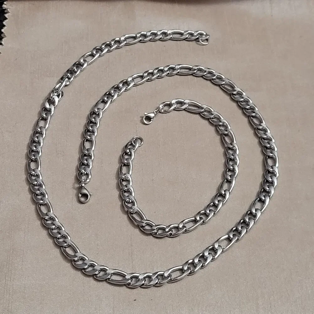 Men's silver stainless steel figaro chain necklace and bracelet set, 7.5mm thick